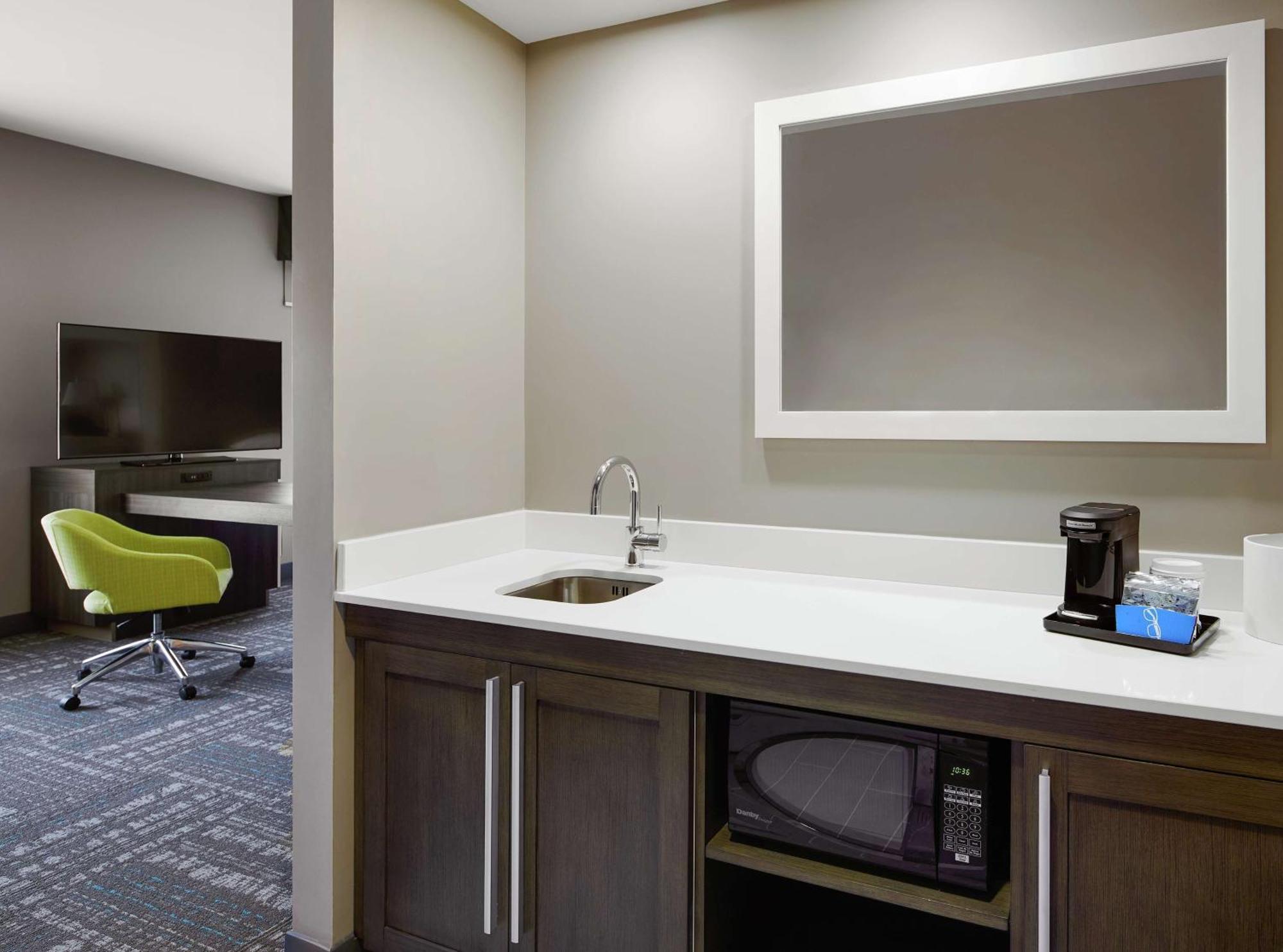 Hampton Inn & Suites Chicago/Вокіган Екстер'єр фото