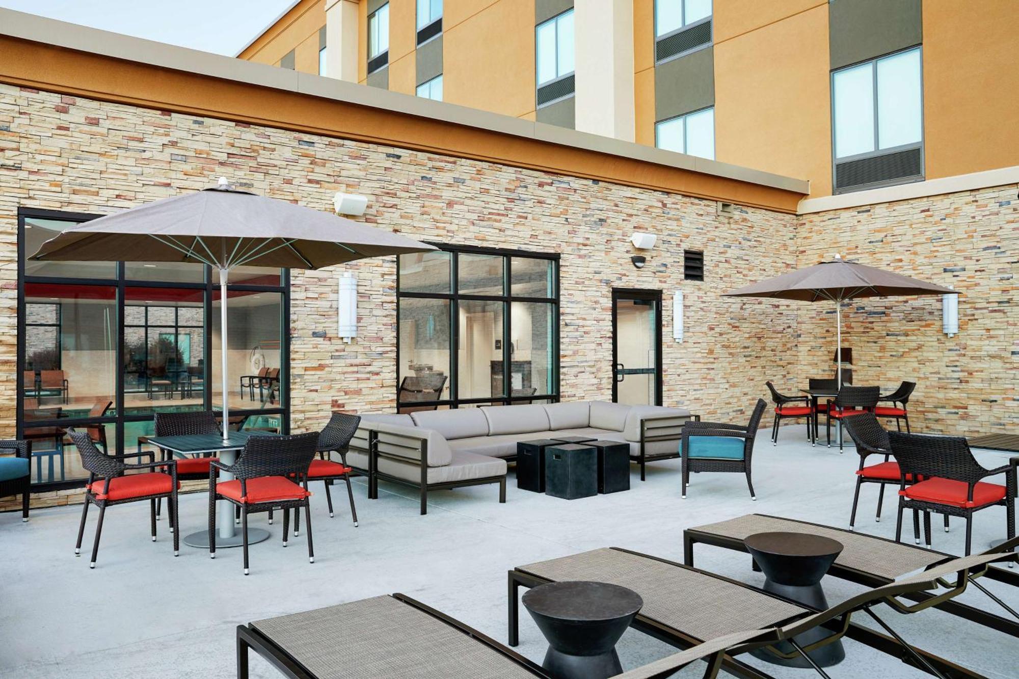 Hampton Inn & Suites Chicago/Вокіган Екстер'єр фото